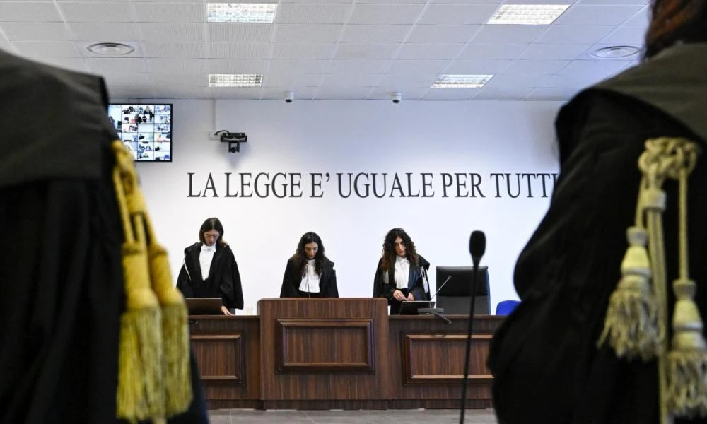 Ιταλία: Πάνω από 200 καταδίκες μελών και συνεργατών της μαφίας στη «σούπερ δίκη» της Ντράγκεντα